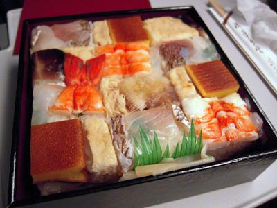 いづ重　箱寿司