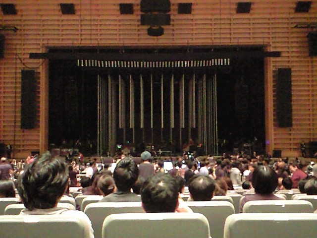 見え 東京 国際 方 座席 フォーラム 今度、東京国際フォーラムのＡホールで行われるオーケストラのコ