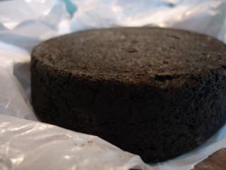 まっ黒チーズケーキ