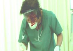 患者の吐血を浴びた安藤医師