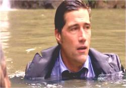 島に戻って、ハーリーを助け川に入ったジャック