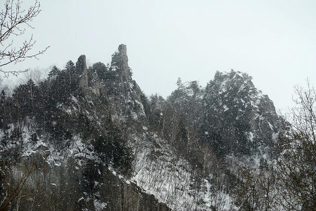 吹雪の奇岩