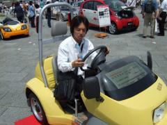 この電気自動車の価格は７０万円程だとか…