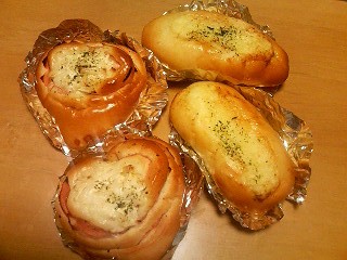 パン（ハムロール・マヨネーズパン）