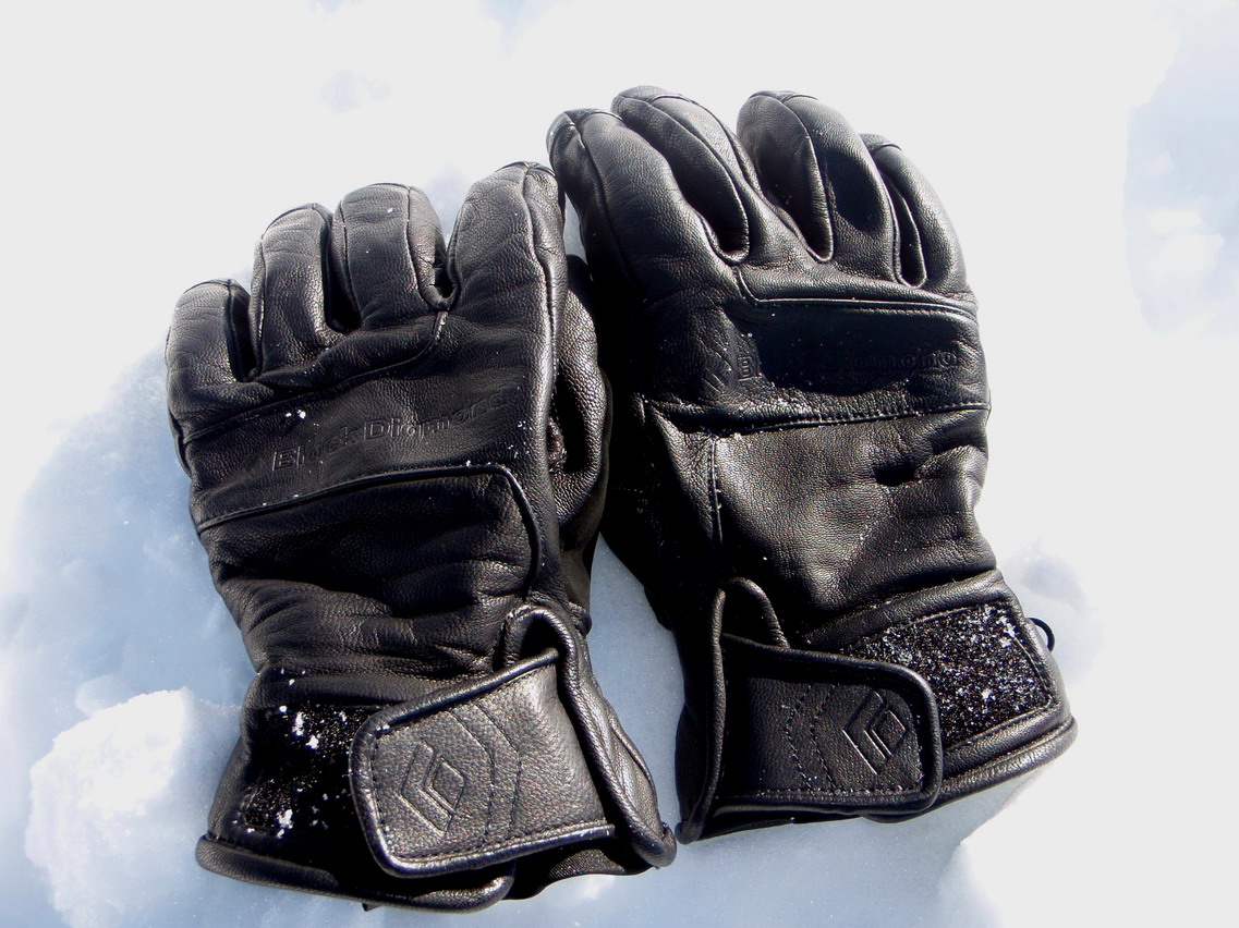 BCスキーヤー＆スノーボーダーに絶大な人気のフィット感抜群フルレザーグローブ Black Diamond / Kingpin Gloves